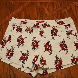 Guess White|Red Floral Shorts‎ Size 32